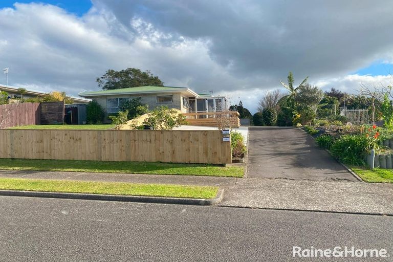 Photo of property in 140 Kingswood Road, Brookfield, Tauranga, 3110