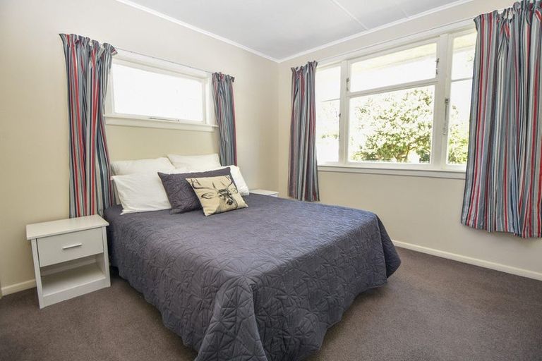 Photo of property in 89 Victoria Street, Carterton, 5713
