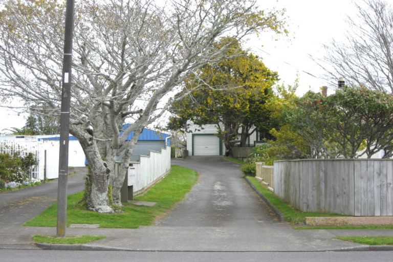 Photo of property in 162c Mangorei Road, Merrilands, New Plymouth, 4312