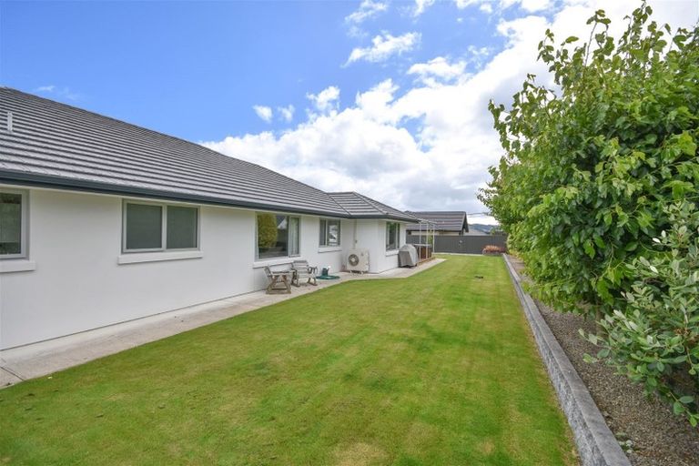 Photo of property in 13 Heathfield Drive, Mosgiel, 9024