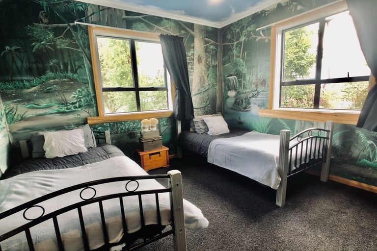 Photo of property in 8 Montgomery Street, Waipukurau, 4200