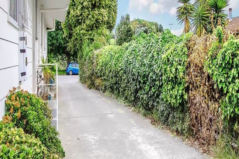 Photo of property in 423 Bucklands Beach Road, Bucklands Beach, Auckland, 2012