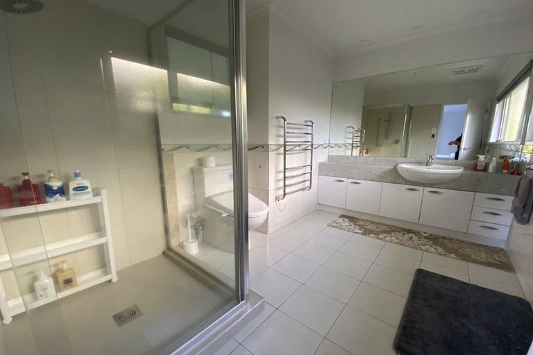 Photo of property in 34 English Oak Drive, Schnapper Rock, Auckland, 0632