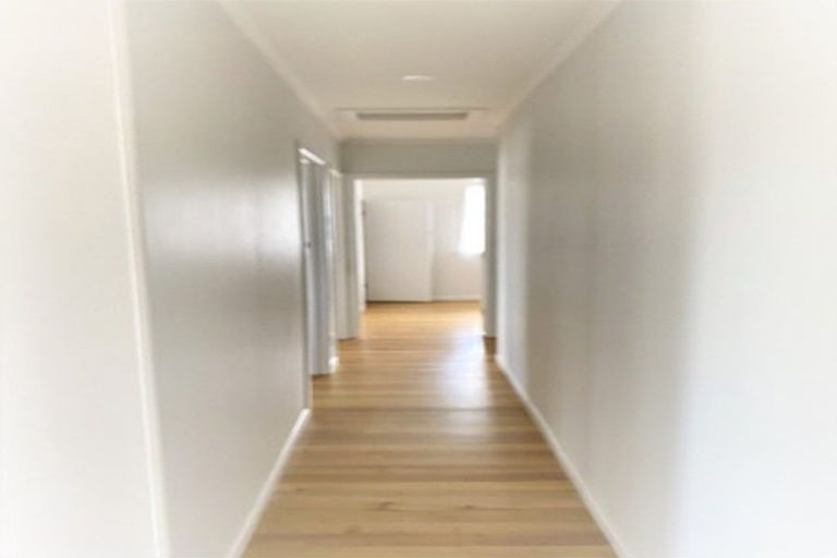 Photo of property in 100 Triangle Road, Massey, Auckland, 0614