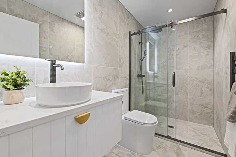 Photo of property in 38 Awanui Road, Red Beach, 0932