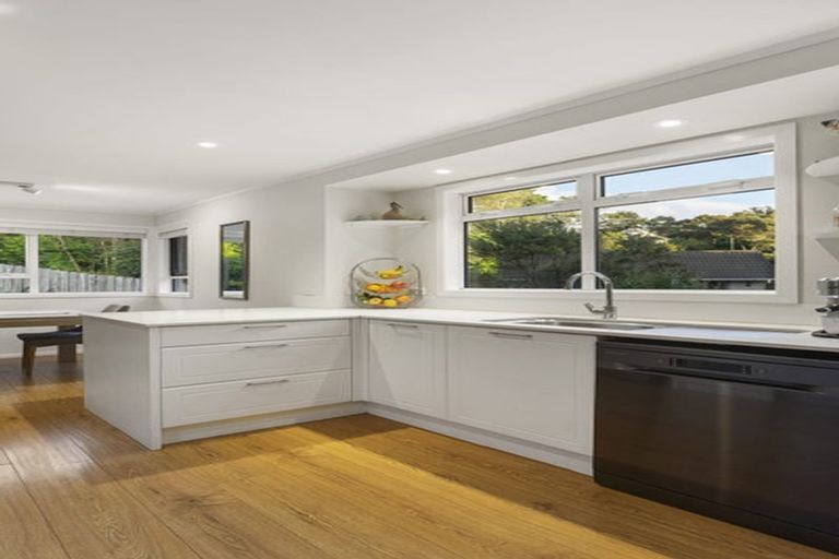 Photo of property in 10 Hobby Avenue, Birkdale, Auckland, 0626