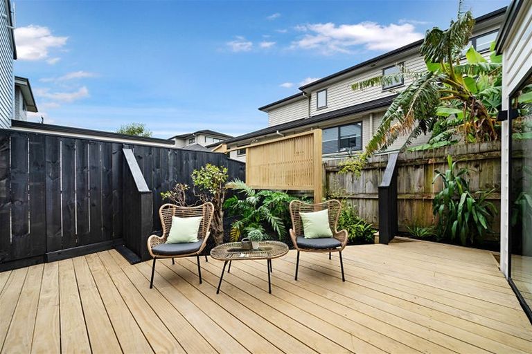 Photo of property in 40c Nikau Street, New Lynn, Auckland, 0600
