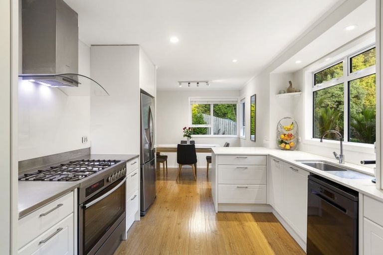 Photo of property in 10 Hobby Avenue, Birkdale, Auckland, 0626