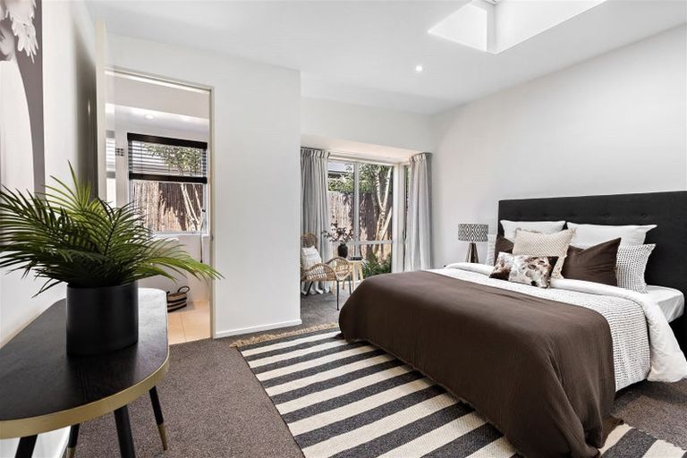 Photo of property in 11 Linkwater Way, Parklands, Christchurch, 8083