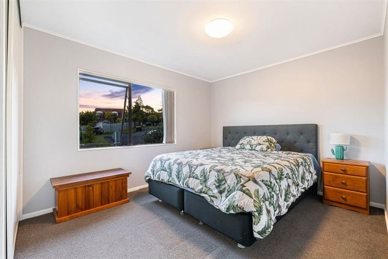 Photo of property in 38 Garton Drive, Massey, Auckland, 0614