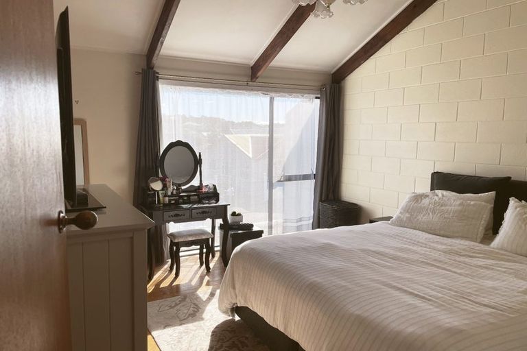 Photo of property in 33u3 Frankmoore Avenue, Johnsonville, Wellington, 6037