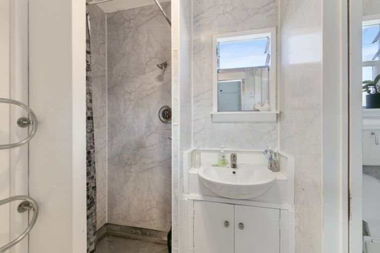 Photo of property in 76 Hautana Street, Woburn, Lower Hutt, 5010