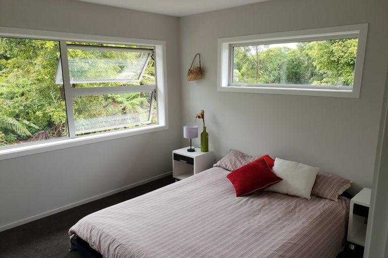 Photo of property in 20 De Val Drive, Titirangi, Auckland, 0604