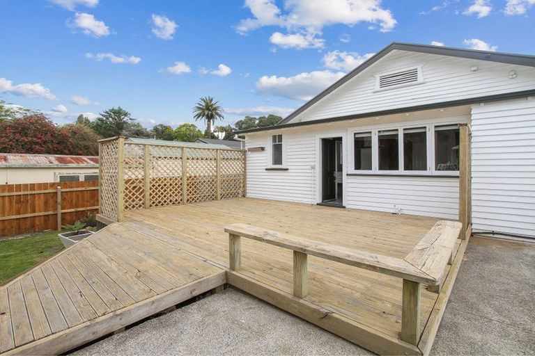 Photo of property in 32 Mellsop Avenue, Waiuku, 2123