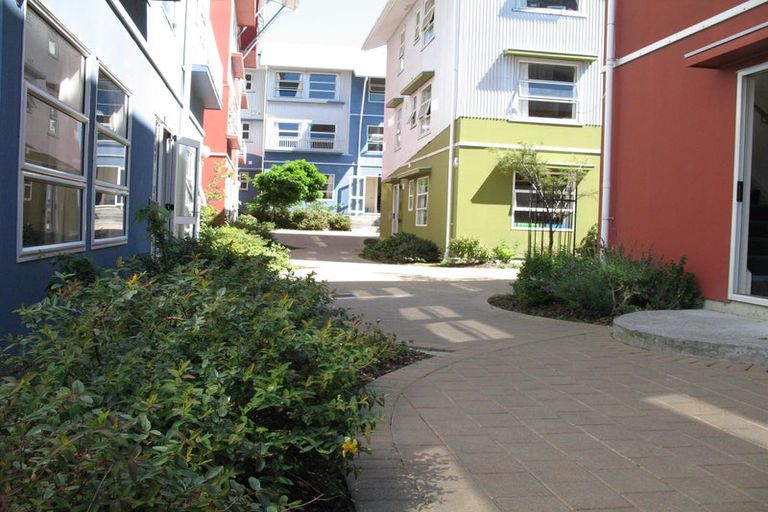 Photo of property in Drummond Street Flats, 19 Drummond Street, Mount Cook, Wellington, 6021