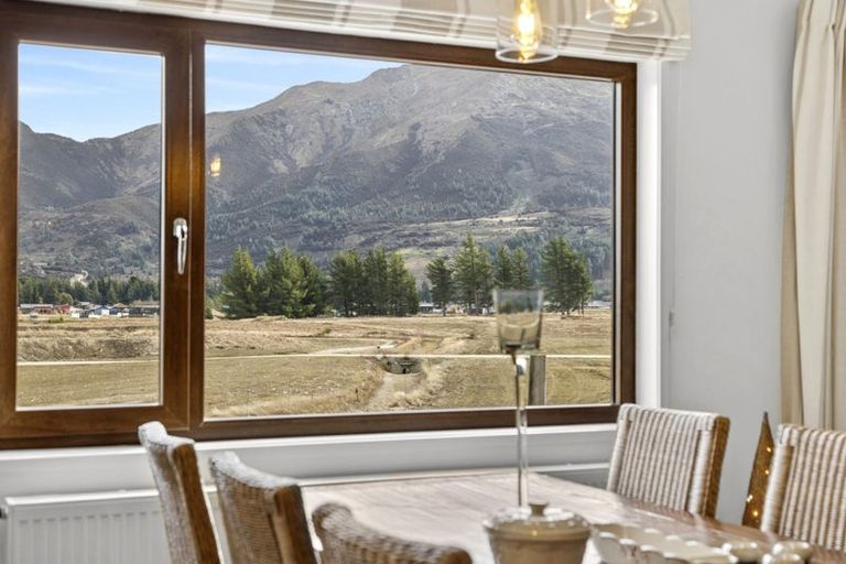 Photo of property in 185 Burdon Loop, Lake Hawea, 9382