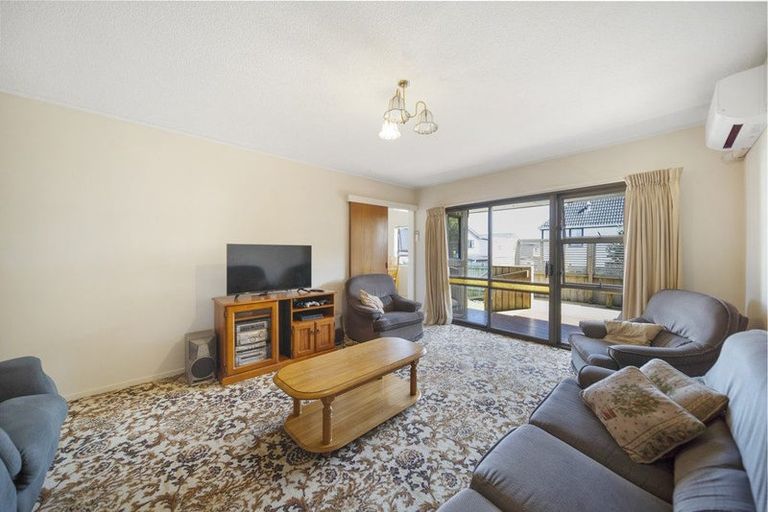Photo of property in 2/9 Malte Brun Place, Papatoetoe, Auckland, 2025