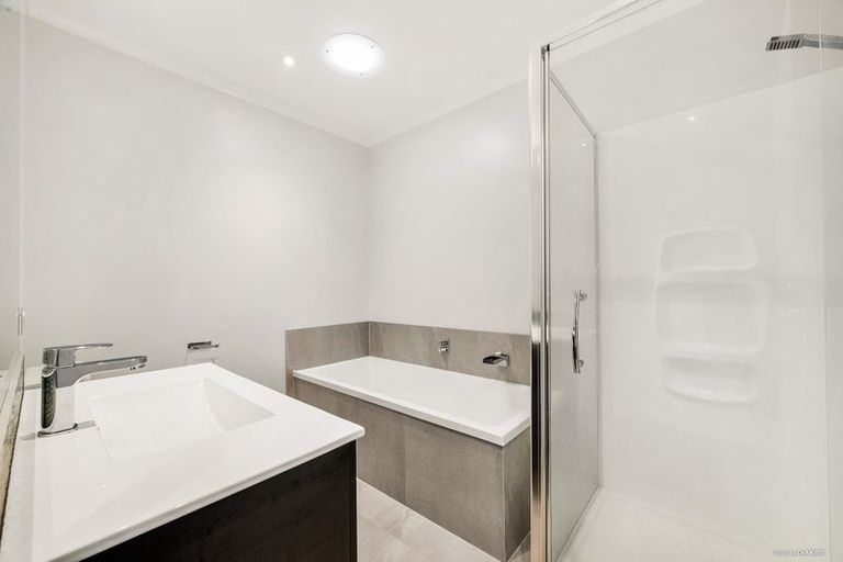 Photo of property in 30 Sorrel Crescent, Bucklands Beach, Auckland, 2012