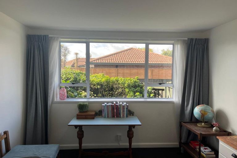 Photo of property in 10 Phoenix Lane, Northcote, Christchurch, 8052