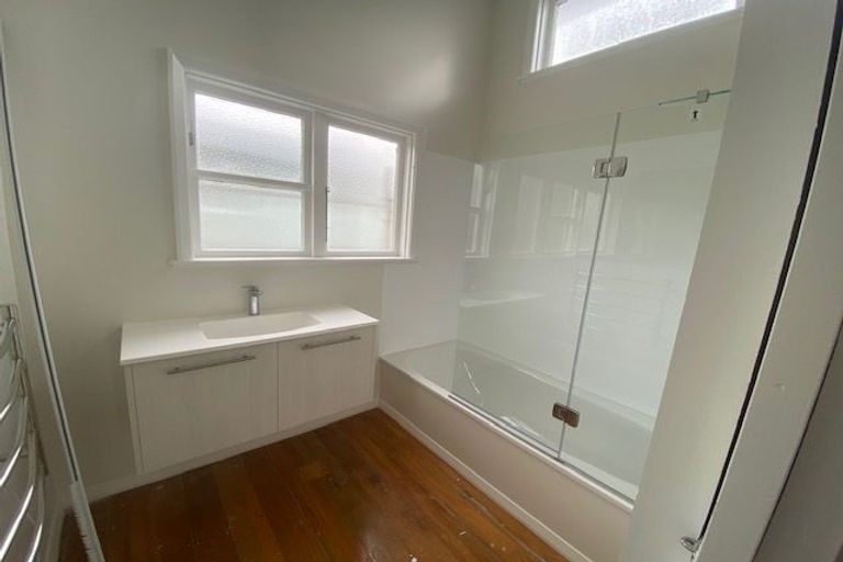 Photo of property in 145 Karepa Street, Brooklyn, Wellington, 6021