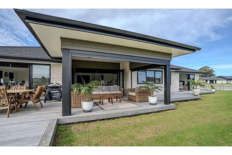 Photo of property in 11 The Lakes Drive, Kerikeri, 0230