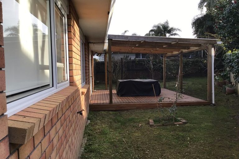 Photo of property in 11 Gloria Avenue, Te Atatu Peninsula, Auckland, 0610