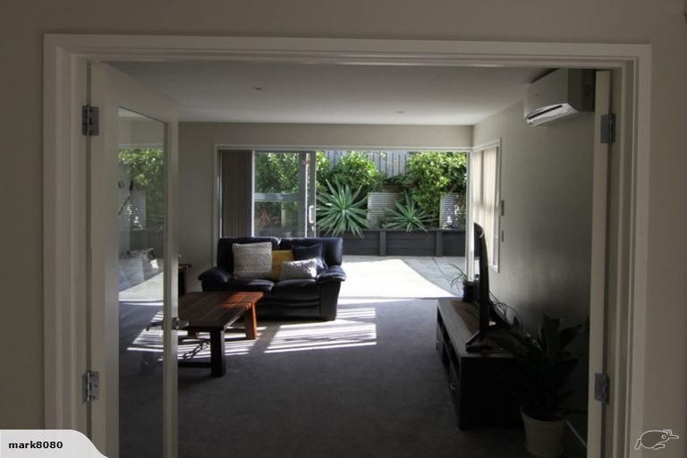 Photo of property in 27a Comber Place, Johnsonville, Wellington, 6037