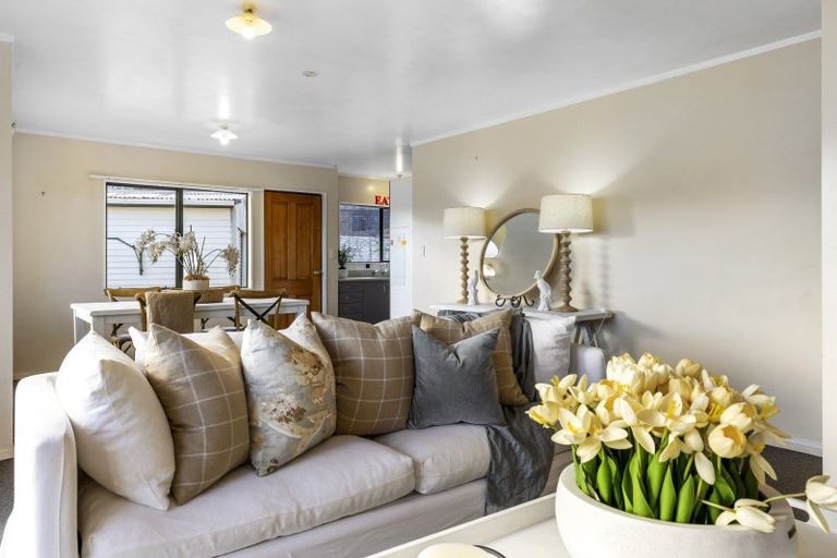 Photo of property in 33 Sunset Street, Hilltop, Taupo, 3330