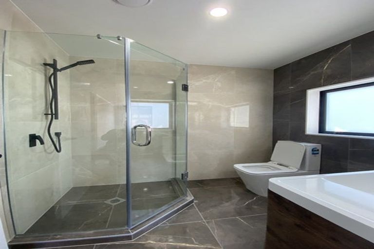 Photo of property in 14a Goldnib Place, Randwick Park, Auckland, 2105