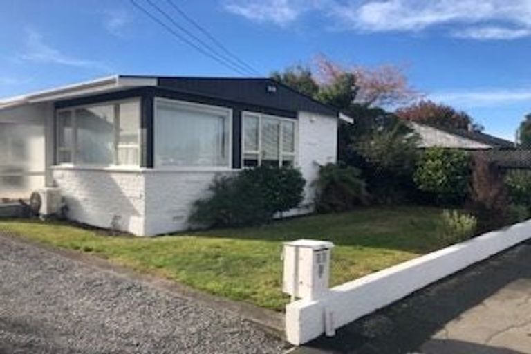 Photo of property in 25 Prestons Road, Redwood, Christchurch, 8051