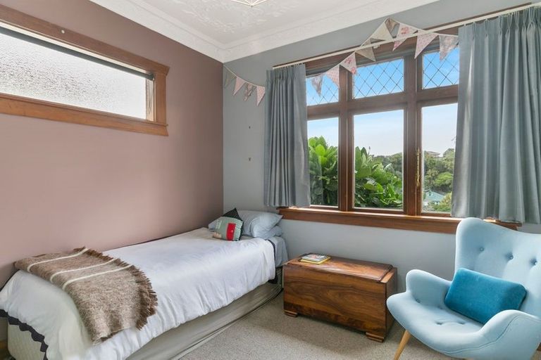 Photo of property in 105 Mortimer Terrace, Brooklyn, Wellington, 6021