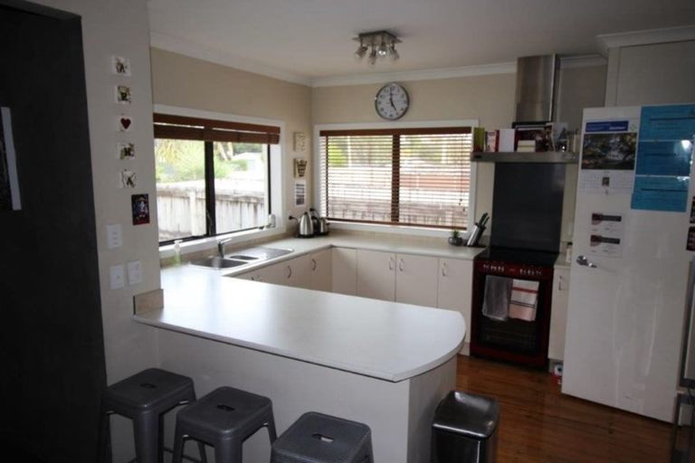 Photo of property in 30 Grove Road, Papakura, 2110