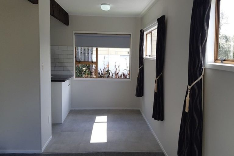 Photo of property in 2/73 Eskdale Road, Birkdale, Auckland, 0626