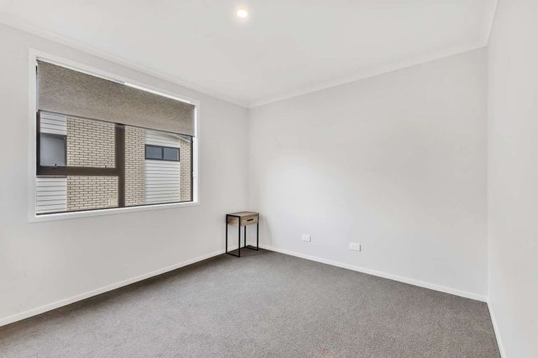 Photo of property in 27 Discovery Place, Marfell, New Plymouth, 4310