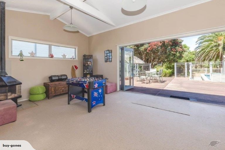 Photo of property in 16 Manly Street, Paraparaumu Beach, Paraparaumu, 5032