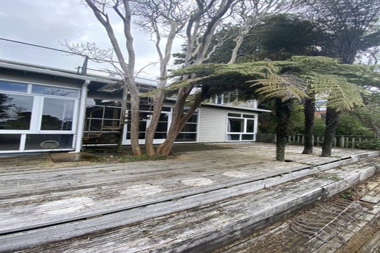 Photo of property in 16 De Val Drive, Titirangi, Auckland, 0604