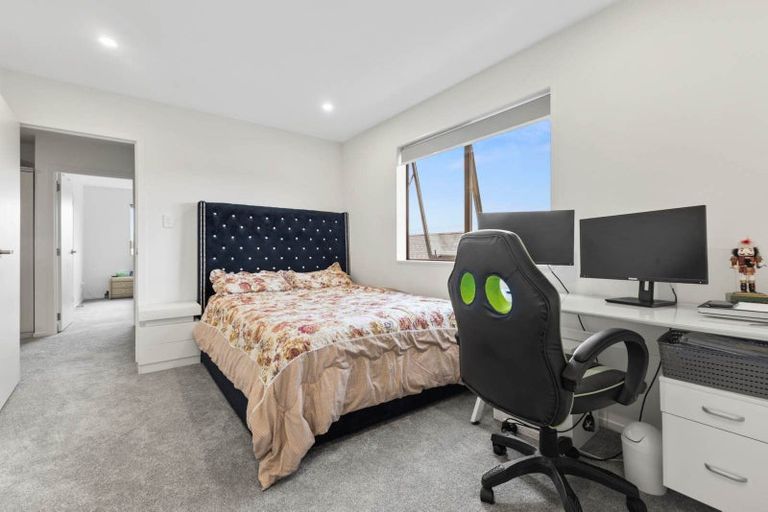 Photo of property in 25 Woven Place, Karaka, 2113