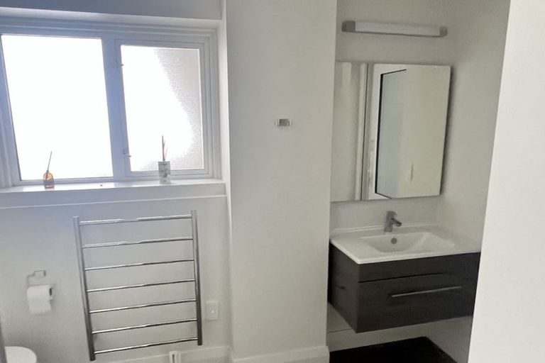 Photo of property in Fountain Court, 48u8 Oriental Parade, Oriental Bay, Wellington, 6011