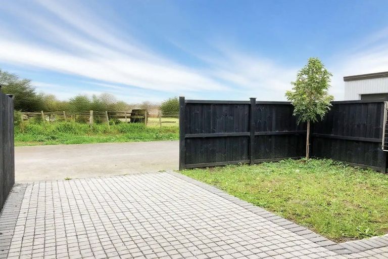 Photo of property in 7 Yellow Pear Lane, Karaka, Papakura, 2113