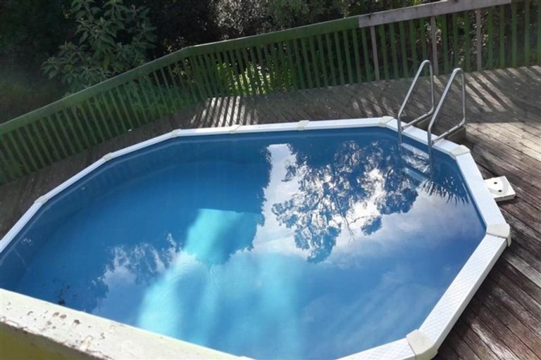 Photo of property in 28 Reynella Drive, Massey, Auckland, 0614