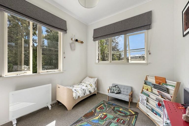 Photo of property in 11 Holgate Avenue, Herald Island, Auckland, 0618