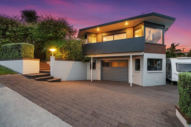 Photo of property in 1 Ruamoana Place, Omokoroa, 3114