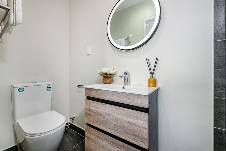 Photo of property in 2/644 Te Atatu Road, Te Atatu Peninsula, Auckland, 0610