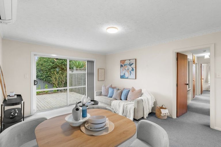 Photo of property in 1/18 Sawtell Place, Northcote, Christchurch, 8052