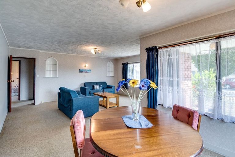 Photo of property in 1 Lowther Place, Taradale, Napier, 4112