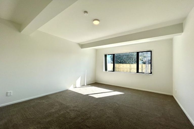 Photo of property in 66 Casuarina Road, Half Moon Bay, Auckland, 2012