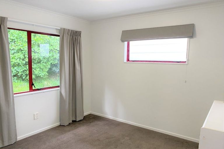 Photo of property in 20 Ted Gilberd Place, Newlands, Wellington, 6037
