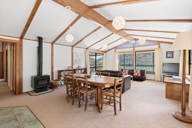 Photo of property in 1775 Kenepuru Road, Te Mahia, Picton, 7282