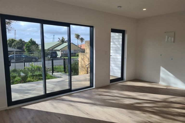 Photo of property in 6/122 Pooks Road, Ranui, Auckland, 0612