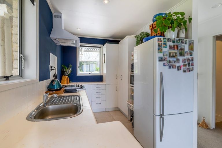Photo of property in 52 Staincross Street, Green Bay, Auckland, 0604